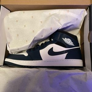 Jordan 1s mid armory navy